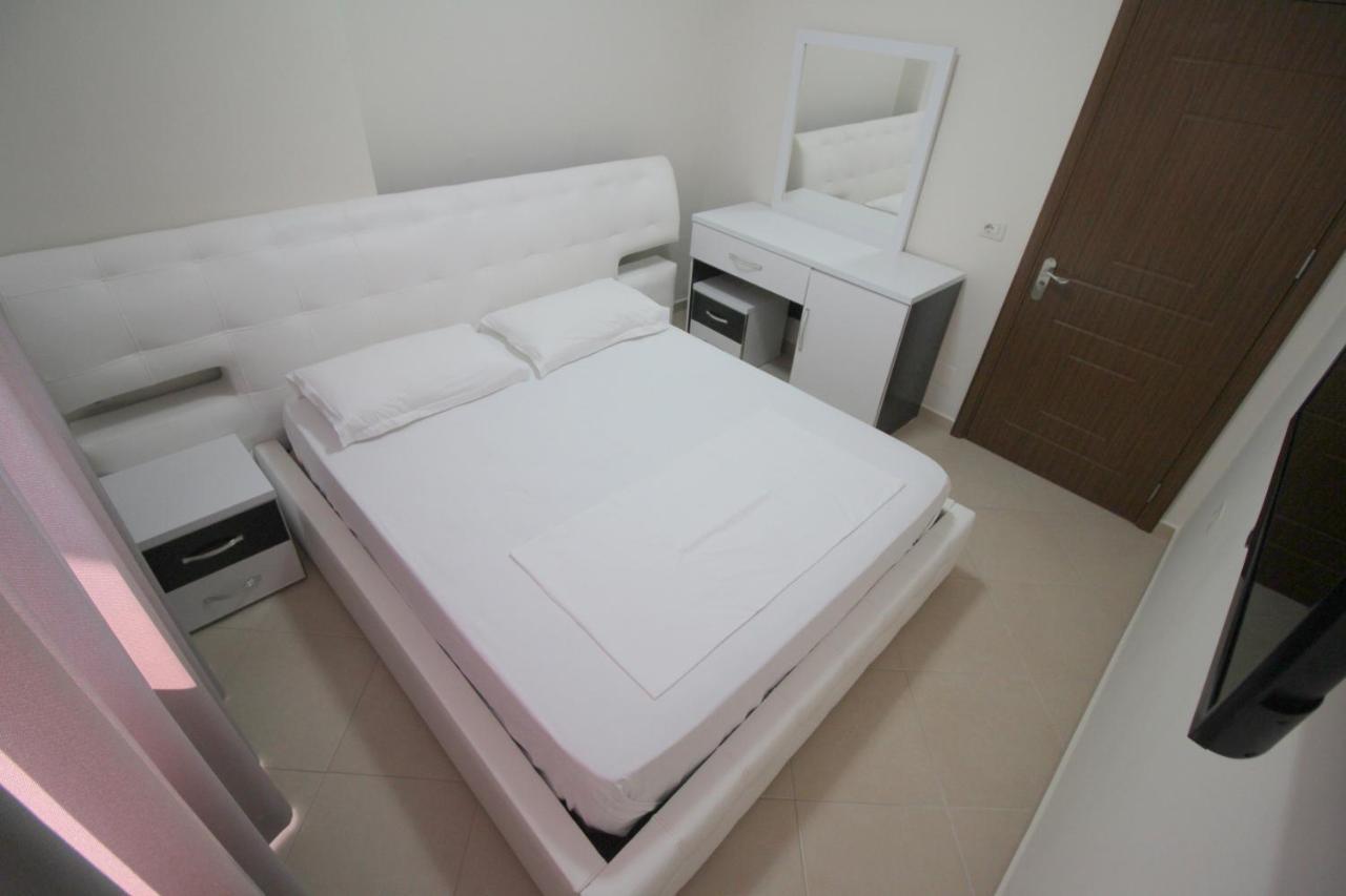 סרנדה Klajdi Apartaments מראה חיצוני תמונה