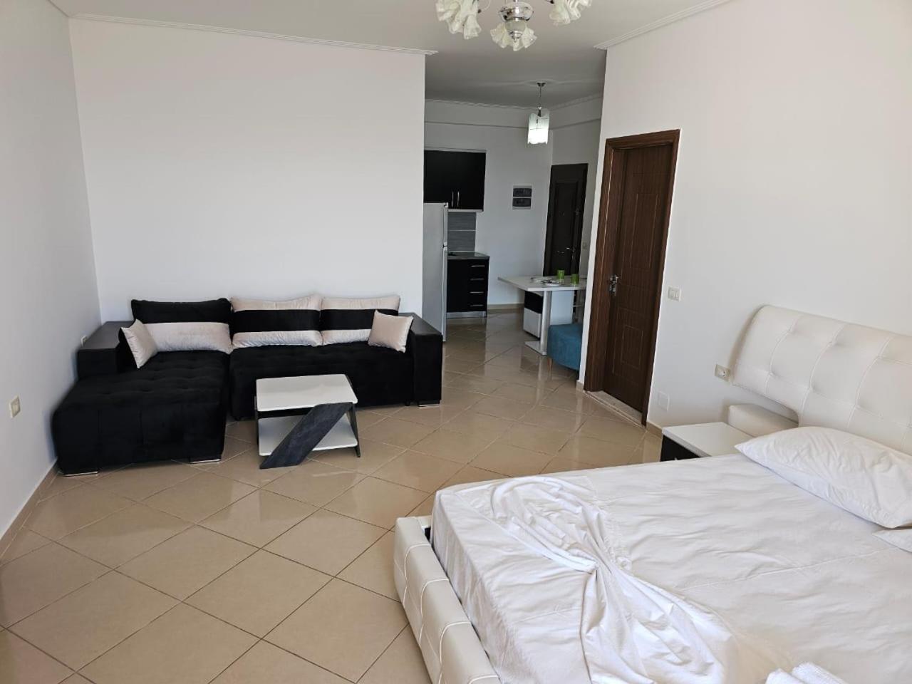 סרנדה Klajdi Apartaments מראה חיצוני תמונה