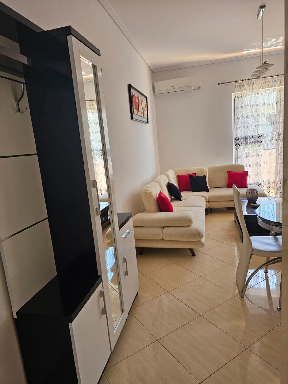 סרנדה Klajdi Apartaments מראה חיצוני תמונה
